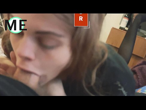 ❤️ Πούτσος στο λαιμό της, σκισμένο καλσόν και σκισμένα τακούνια ☑  στο el.credit-assorti.ru ❌
